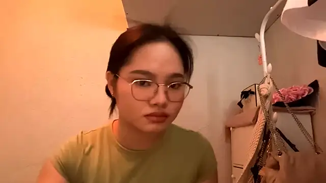 Snapshot of GalinaLente chatting on May 2026 12:27:02 AM GalinaLente online show from May 2026 12:27:02 AM