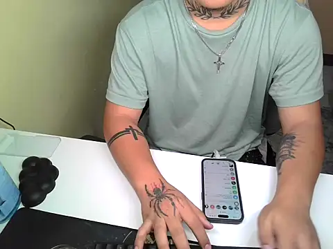 Snapshot of Ashtonfuckingboi chatting on June 2026 07:48:01 PM Ashtonfuckingboi online show from June 2026 07:48:01 PM