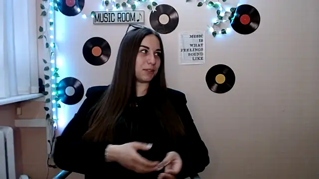 Snapshot of Cutie__Mia chatting on May 2026 11:28:01 AM Cutie Mia online show from May 2026 11:28:01 AM