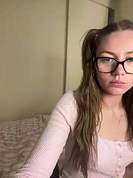 daisycollins online show from June 2026 07:51:02 AM