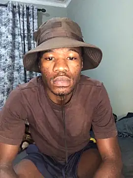 Snapshot of thandolezwe1 chatting on May 2026 11:45:02 PM thandolezwe1 online show from May 2026 11:45:02 PM