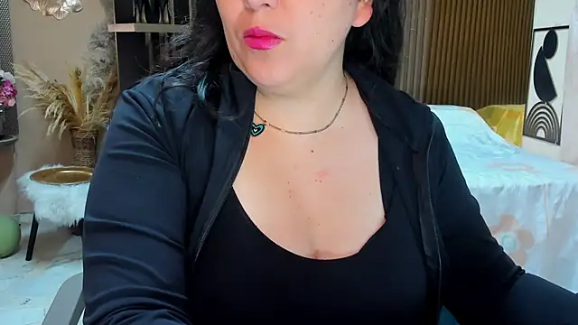 Snapshot of BBWLuxuryMuse chatting on May 2026 11:49:02 AM BBWLuxuryMuse online show from May 2026 11:49:02 AM