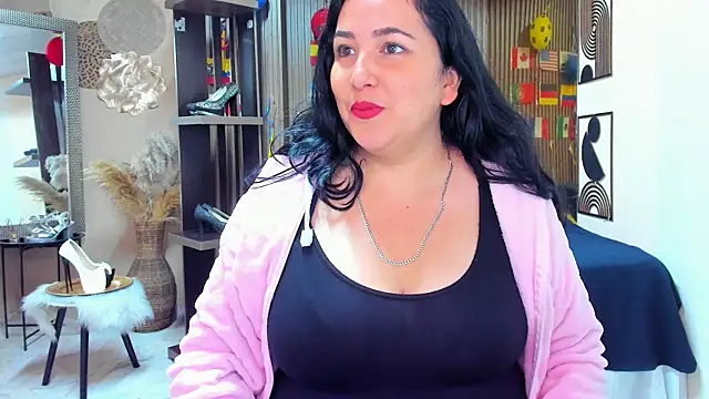 Snapshot of BBWLuxuryMuse chatting on July 2026 11:48:02 AM BBWLuxuryMuse online show from July 2026 11:48:02 AM