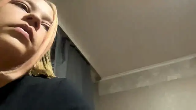 Snapshot of HildeConery chatting on May 2026 02:24:02 PM HildeConery online show from May 2026 02:24:02 PM