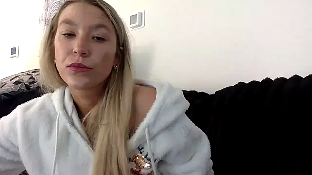 Snapshot of Misss_alyssaaa chatting on May 2026 03:28:02 PM Misss alyssaaa online show from May 2026 03:28:02 PM