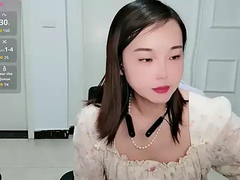 Snapshot of Zouzou-66 chatting on May 2026 02:58:01 PM Zouzou-66 online show from May 2026 02:58:01 PM