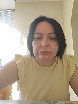 Snapshot of EmmaEmmy40 chatting on May 2026 05:49:01 AM EmmaEmmy40 online show from May 2026 05:49:01 AM