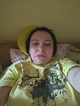 Snapshot of EmmaEmmy40 chatting on May 2026 03:41:01 PM EmmaEmmy40 online show from May 2026 03:41:01 PM