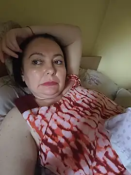 Snapshot of EmmaEmmy40 chatting on June 2026 04:29:01 PM EmmaEmmy40 online show from June 2026 04:29:01 PM