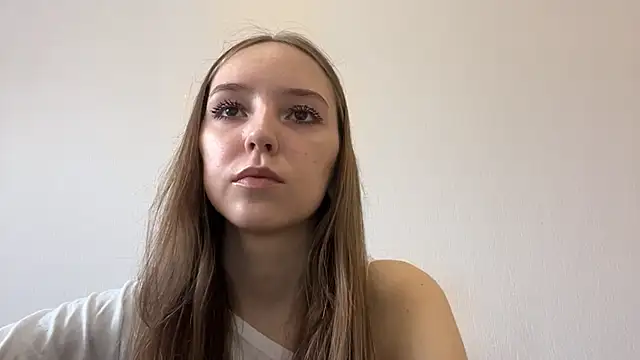 Snapshot of QueenBalensiefen chatting on May 2026 04:20:02 AM QueenBalensiefen online show from May 2026 04:20:02 AM