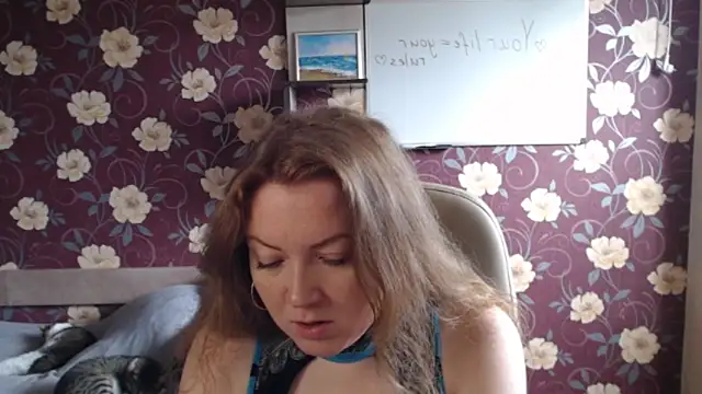 Snapshot of Kate_R chatting on June 2026 12:48:01 PM Kate R online show from June 2026 12:48:01 PM