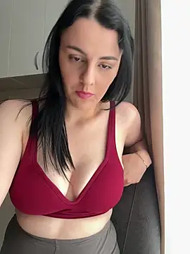 Snapshot of ema-emanuela chatting on July 2026 02:09:02 PM ema-emanuela online show from July 2026 02:09:02 PM