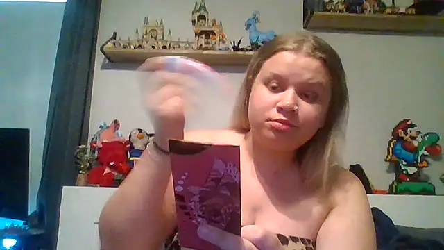 Snapshot of prettybabygurl04 chatting on May 2026 07:44:02 PM prettybabygurl04 online show from May 2026 07:44:02 PM