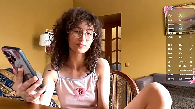 Snapshot of CurlyWinx chatting on May 2026 08:42:02 AM CurlyWinx online show from May 2026 08:42:02 AM