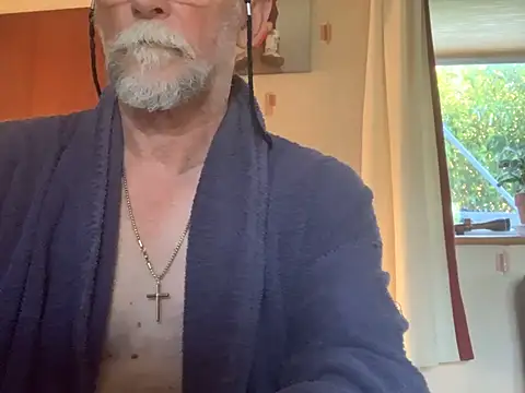 Snapshot of Moonraker64 chatting on July 2026 05:03:02 AM Moonraker64 online show from July 2026 05:03:02 AM