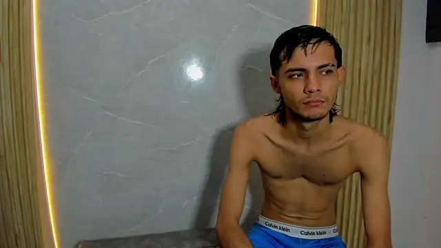 Fresh Kitten online show from May 2026 03:07:02 PM