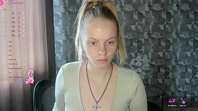 Snapshot of L_aura chatting on May 2026 07:13:01 AM L aura online show from May 2026 07:13:01 AM
