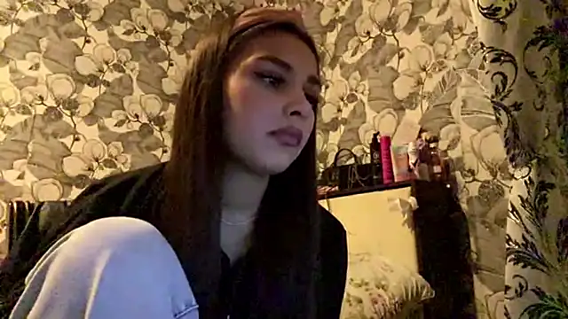 Snapshot of Ariel_Jas chatting on May 2026 11:48:02 AM Ariel Jas online show from May 2026 11:48:02 AM