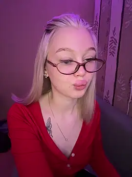 Snapshot of Velvet_Doll_ chatting on June 2026 04:47:01 AM Velvet Doll online show from June 2026 04:47:01 AM