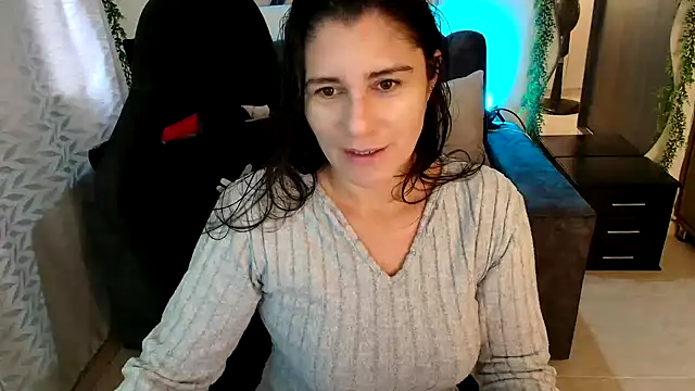 LUCYMILF SEXY online show from June 2026 04:07:01 PM