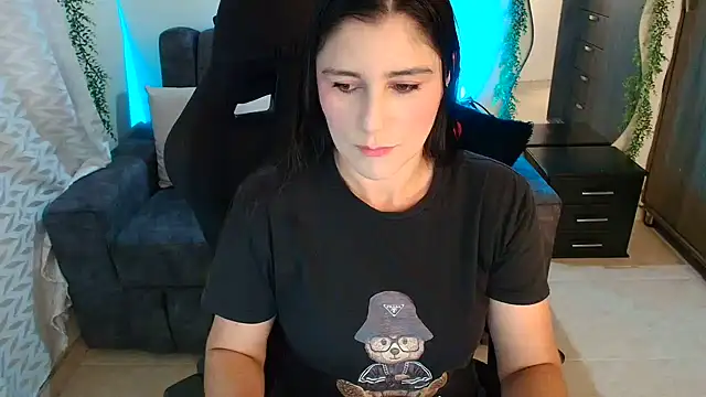 LUCYMILF SEXY online show from June 2026 06:32:02 PM