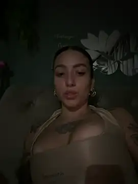 MartinadeCaxias online show from May 2026 11:01:02 PM