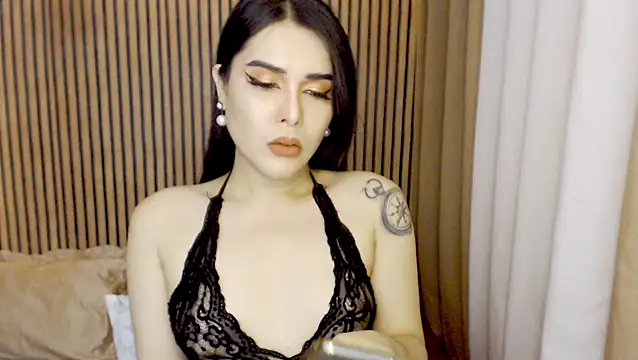 Snapshot of lahlahVienne chatting on May 2026 03:08:01 PM lahlahVienne online show from May 2026 03:08:01 PM