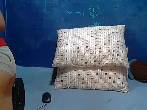 hotchilimom online show from March 2026 02:27:01 AM