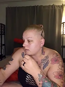 Snapshot of Lady_Peggi chatting on May 2026 04:04:01 PM Lady Peggi online show from May 2026 04:04:01 PM