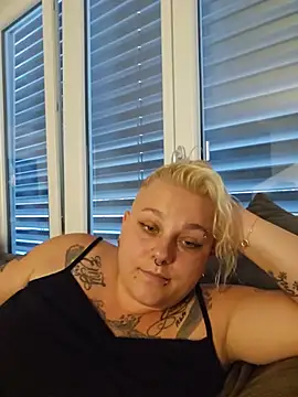 Snapshot of Lady_Peggi chatting on July 2026 07:20:02 PM Lady Peggi online show from July 2026 07:20:02 PM