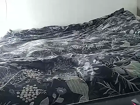 Carlyfr online show from November 2025 08:11:01 PM