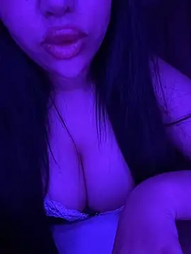 Snapshot of Rahaf_Saudia chatting on May 2026 05:37:01 AM Rahaf Saudia online show from May 2026 05:37:01 AM