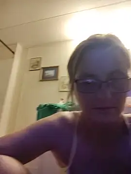 Queenle91 online show from June 2026 04:23:01 AM