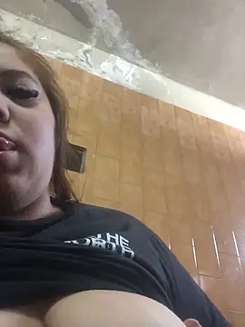 alexaparedes00 online show from May 2026 03:50:01 PM