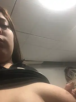 alexaparedes00 online show from June 2026 09:30:01 PM