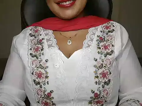 Snapshot of Yanshi23 chatting on May 2026 03:30:02 PM Yanshi23 online show from May 2026 03:30:02 PM
