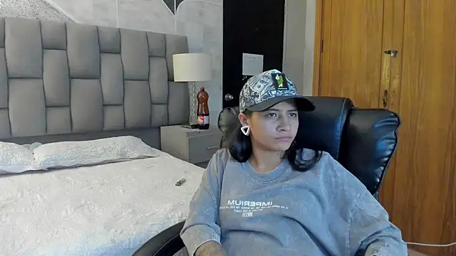 Snapshot of MaxiGarcia_ chatting on June 2026 11:47:01 PM MaxiGarcia online show from June 2026 11:47:01 PM