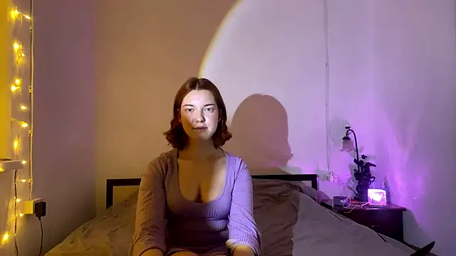 Snapshot of MoonlitMuse82 chatting on May 2026 04:04:01 PM MoonlitMuse82 online show from May 2026 04:04:01 PM