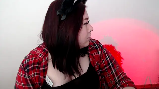 Snapshot of KarolinasHot chatting on May 2026 10:12:01 AM KarolinasHot online show from May 2026 10:12:01 AM