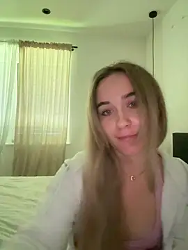 LillyStarr online show from June 2026 11:20:01 AM