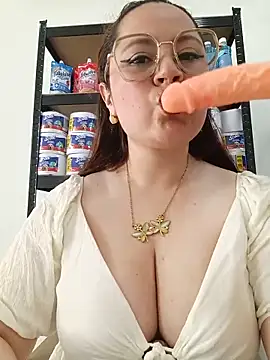 VANESSA  28 online show from May 2026 02:01:01 PM