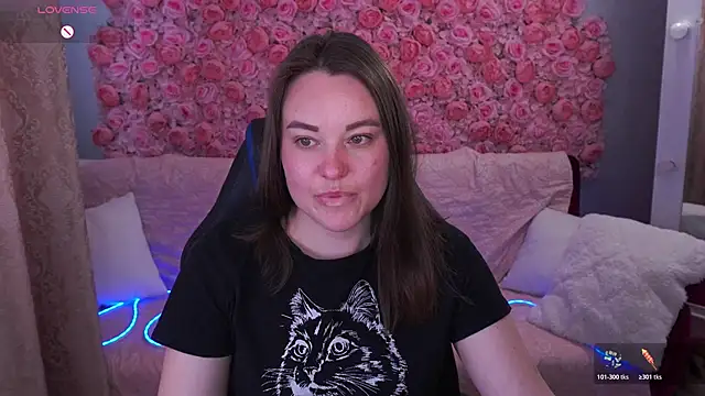 Snapshot of DaisyMoonn chatting on May 2026 07:02:02 AM DaisyMoonn online show from May 2026 07:02:02 AM