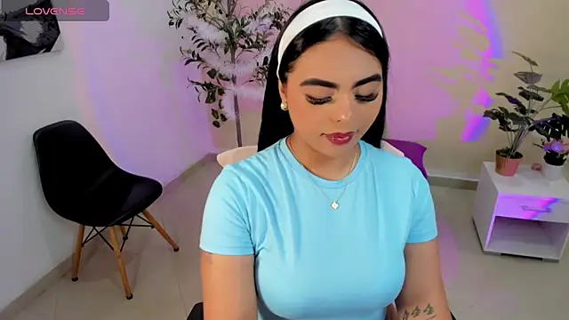 Snapshot of Margot_Robie chatting on May 2026 02:44:02 PM Margot Robie online show from May 2026 02:44:02 PM