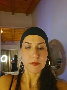 Snapshot of MorganaMystic chatting on May 2026 04:18:01 AM MorganaMystic online show from May 2026 04:18:01 AM