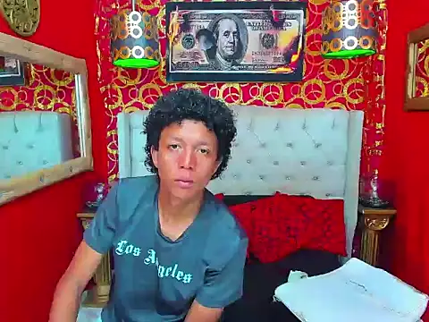 Snapshot of skinny20boy chatting on May 2026 11:00:01 PM skinny20boy online show from May 2026 11:00:01 PM