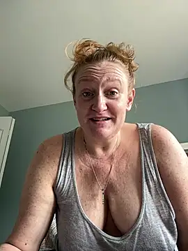Snapshot of Kellilyn10 chatting on July 2026 03:17:01 PM Kellilyn10 online show from July 2026 03:17:01 PM