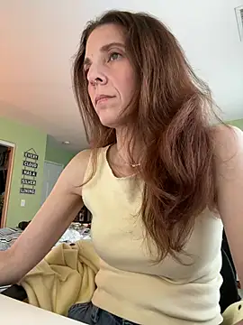 Snapshot of Raevyn chatting on May 2026 04:14:02 PM Raevyn online show from May 2026 04:14:02 PM