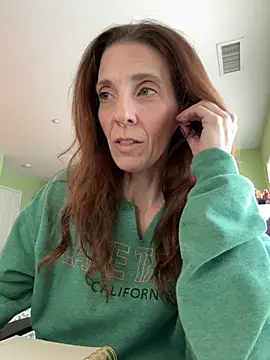 Snapshot of Raevyn chatting on May 2026 05:53:01 PM Raevyn online show from May 2026 05:53:01 PM