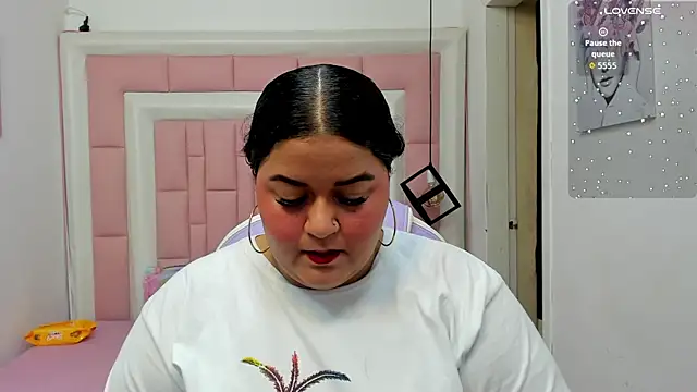 Snapshot of Princess_Xoxo chatting on June 2026 01:21:02 PM Princess Xoxo online show from June 2026 01:21:02 PM