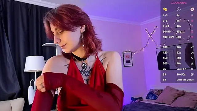 Snapshot of Cruela_Bena chatting on May 2026 06:21:01 AM Cruela Bena online show from May 2026 06:21:01 AM
